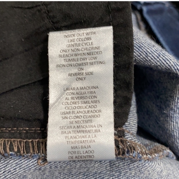 Wit & Wisdom Dark Wash Raw Edge Jeans Metal Stud Trim Women Size 6P - Picture 5 of 8